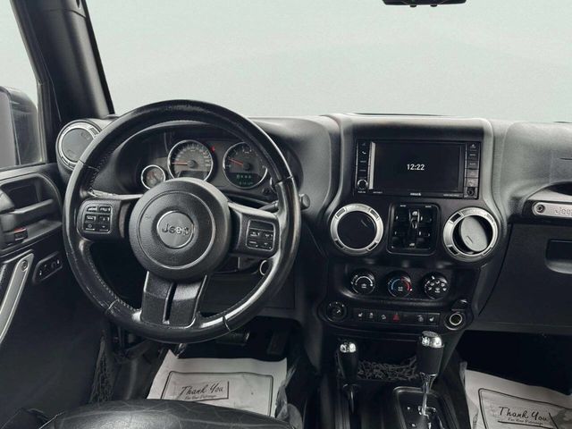 2015 Jeep Wrangler Unlimited Rubicon 4x4 4dr SUV - 23014125 - 16