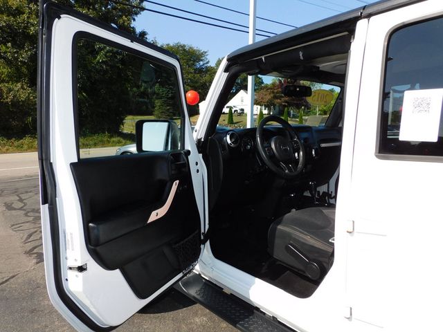 2015 Jeep Wrangler Unlimited Sahara 4x4 - 22543462 - 11