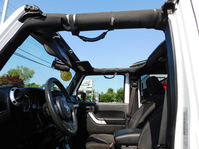 2015 Jeep Wrangler Unlimited Sahara 4x4 - 22543462 - 39