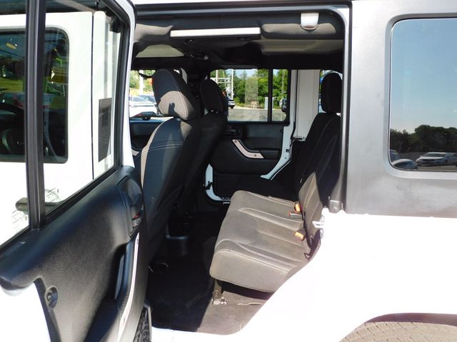 2015 Jeep Wrangler Unlimited Sahara 4x4 - 22543462 - 40