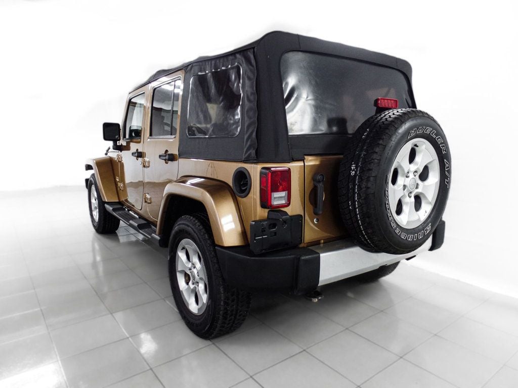 2015 Jeep Wrangler Unlimited SAHARA 4X4 - 22564187 - 3