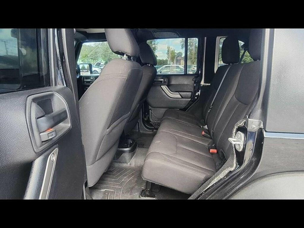 2015 Jeep Wrangler Unlimited Sport - 22961033 - 6