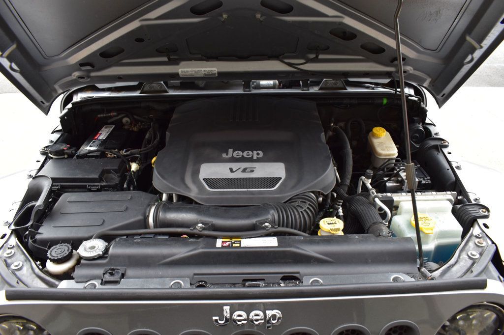 2015 Jeep Wrangler Unlimited Sport - 22405885 - 11