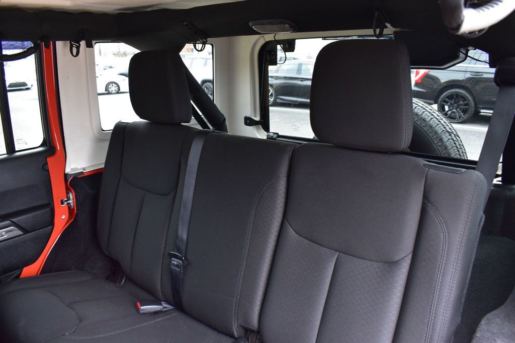 2015 Jeep Wrangler Unlimited Sport - 22976522 - 19