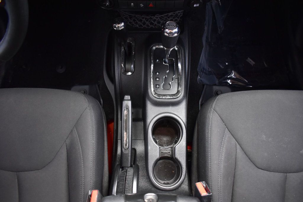 2015 Jeep Wrangler Unlimited Sport - 22976522 - 27