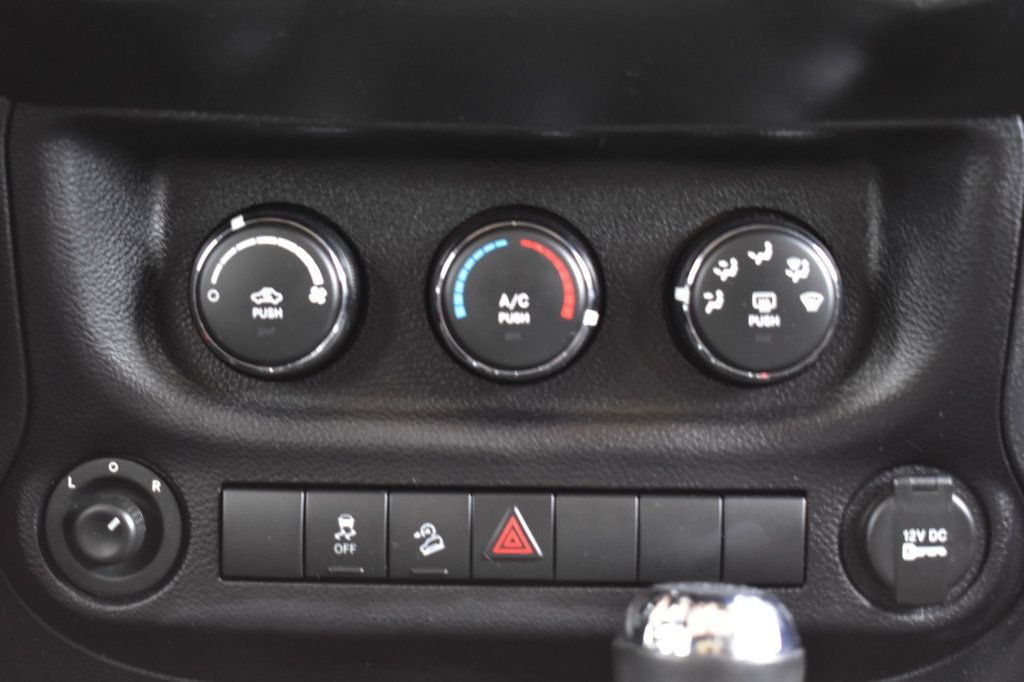 2015 Jeep Wrangler Unlimited Sport - 22976522 - 29