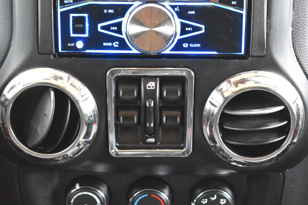 2015 Jeep Wrangler Unlimited Sport - 22976522 - 30