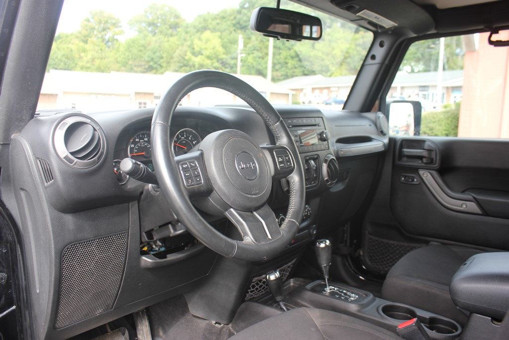 2015 Jeep Wrangler Unlimited Sport photo 2