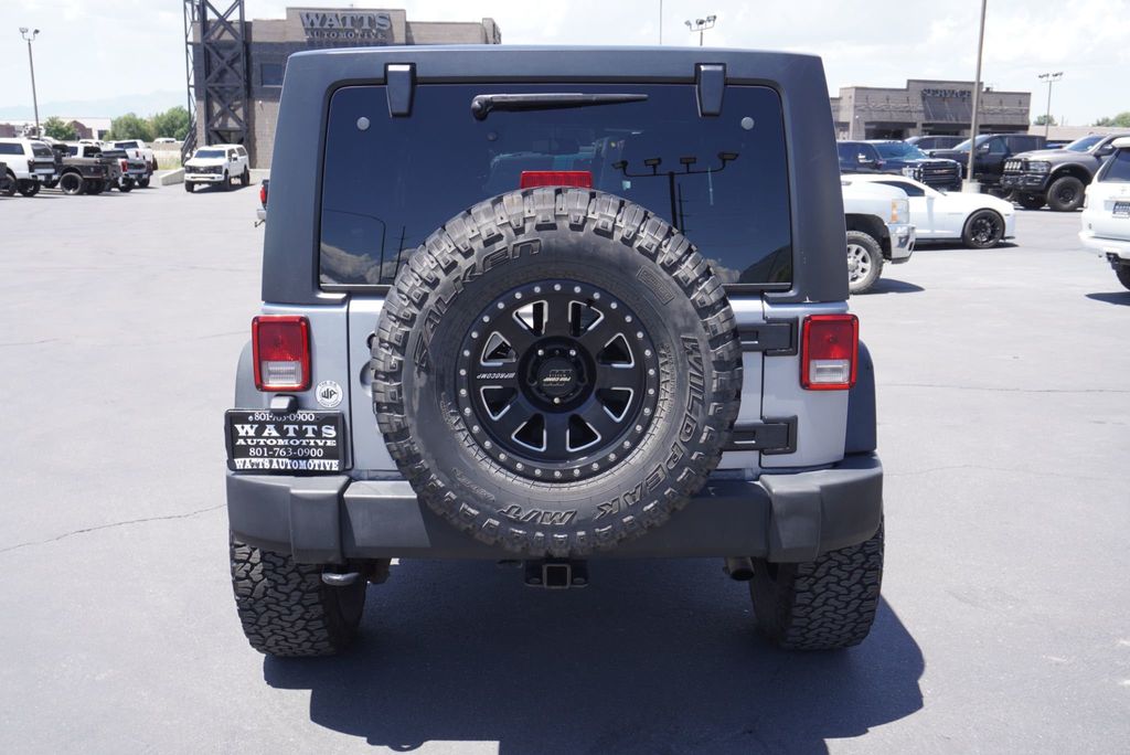 2015 Jeep Wrangler Unlimited Sport - 23051013 - 9