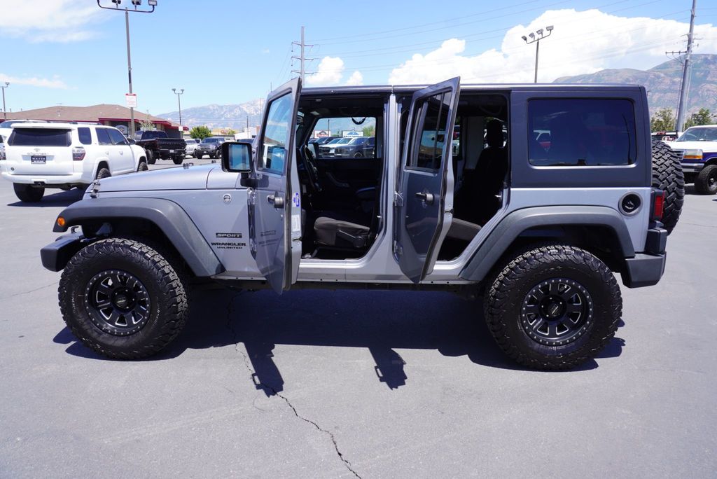 2015 Jeep Wrangler Unlimited Sport - 23051013 - 18