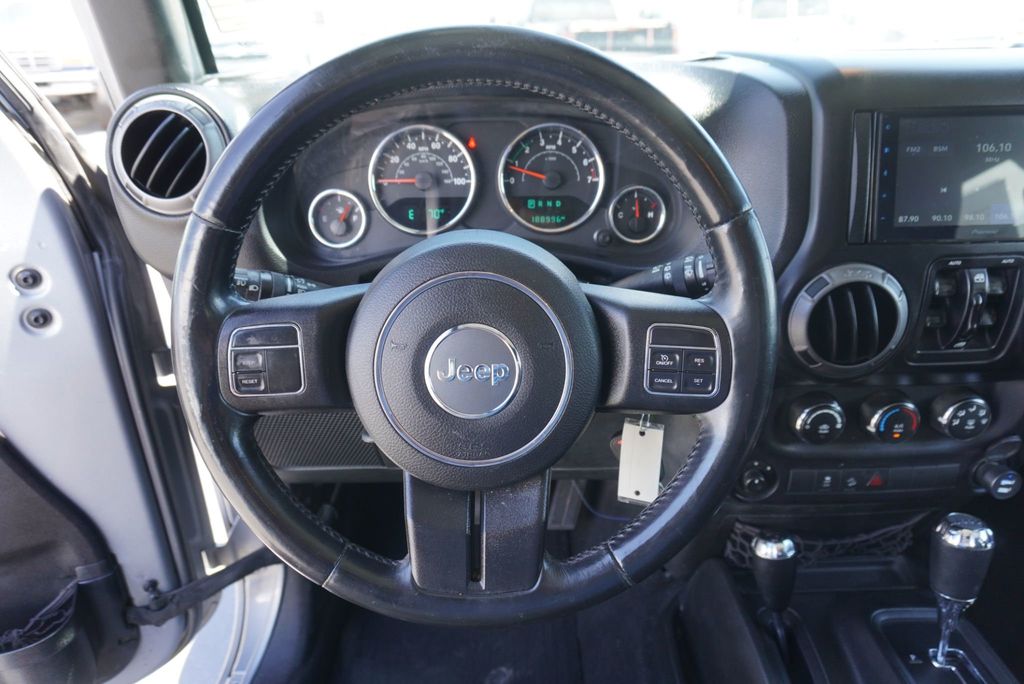 2015 Jeep Wrangler Unlimited Sport - 23051013 - 25