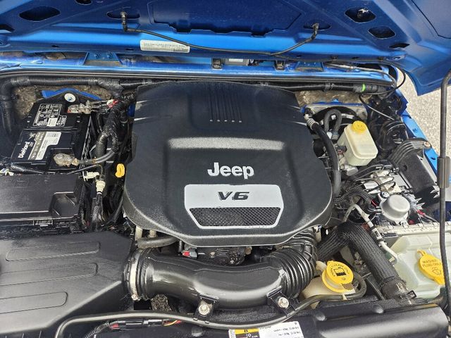 2015 Jeep Wrangler Unlimited Sport - 23084162 - 19
