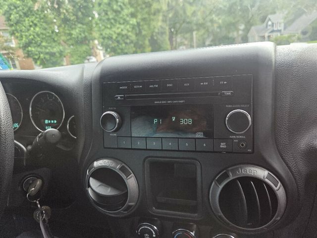 2015 Jeep Wrangler Unlimited Sport - 23084162 - 22