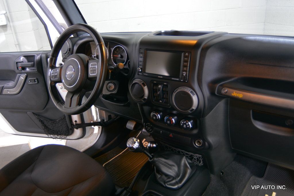 2015 Jeep Wrangler Unlimited Sport - 22027597 - 24