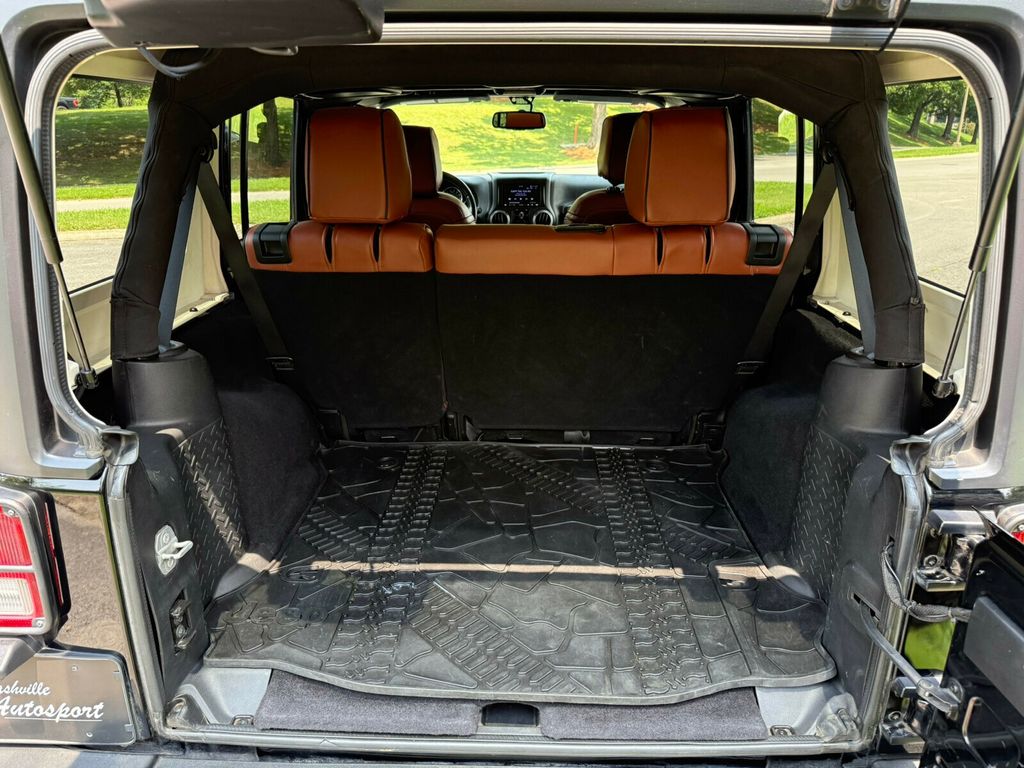2015 Jeep Wrangler Unlimited Sport Pkg/Local Trade/Bluetooth Audio/Rear Camera/4x4 - 23061793 - 14