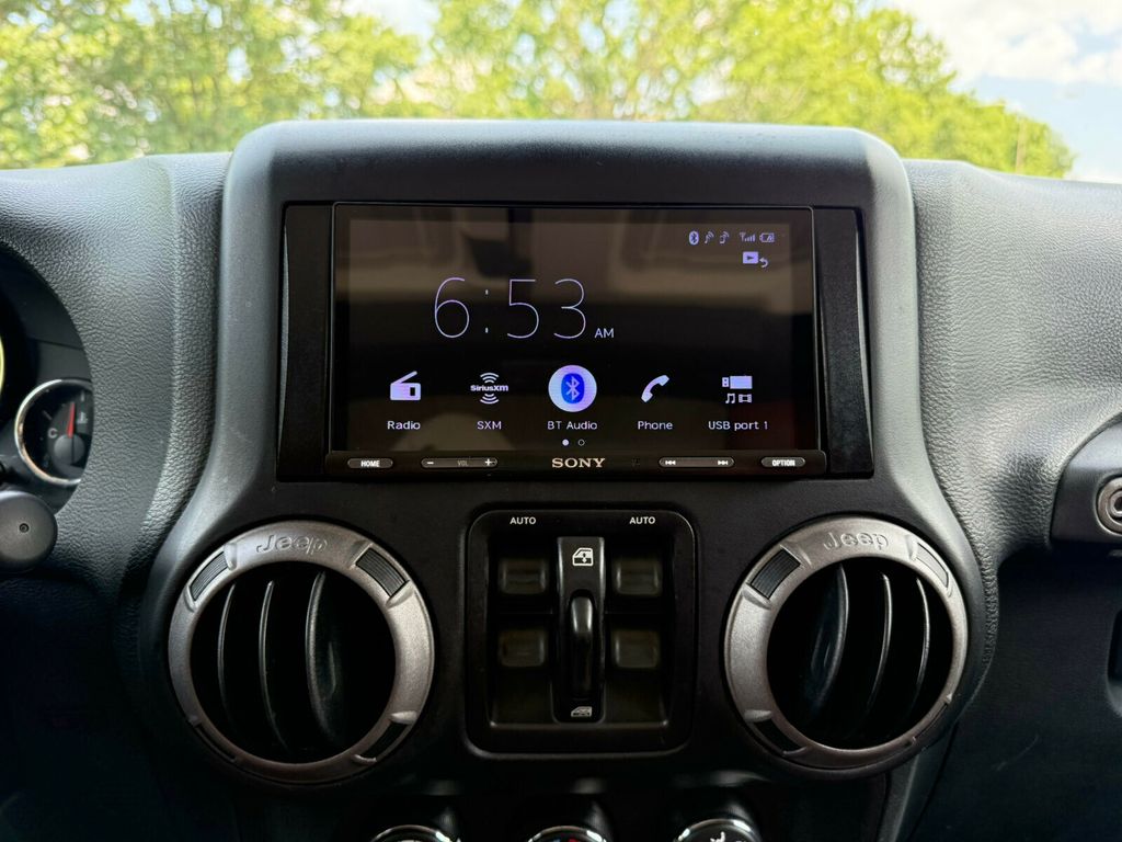 2015 Jeep Wrangler Unlimited Sport Pkg/Local Trade/Bluetooth Audio/Rear Camera/4x4 - 23061793 - 21
