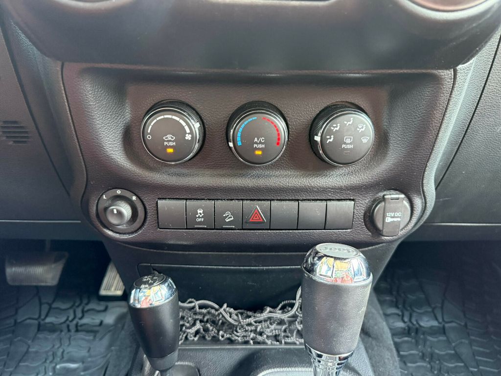 2015 Jeep Wrangler Unlimited Sport Pkg/Local Trade/Bluetooth Audio/Rear Camera/4x4 - 23061793 - 22