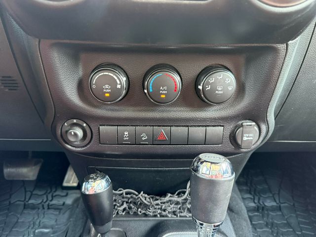2015 Jeep Wrangler Unlimited Sport Pkg/Local Trade/Bluetooth Audio/Rear Camera/4x4 - 23061793 - 22