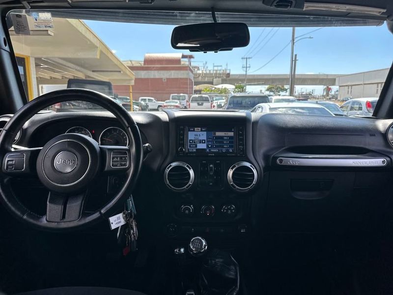 2015 Jeep Wrangler Unlimited Unlimited Rubicon - 22943648 - 13