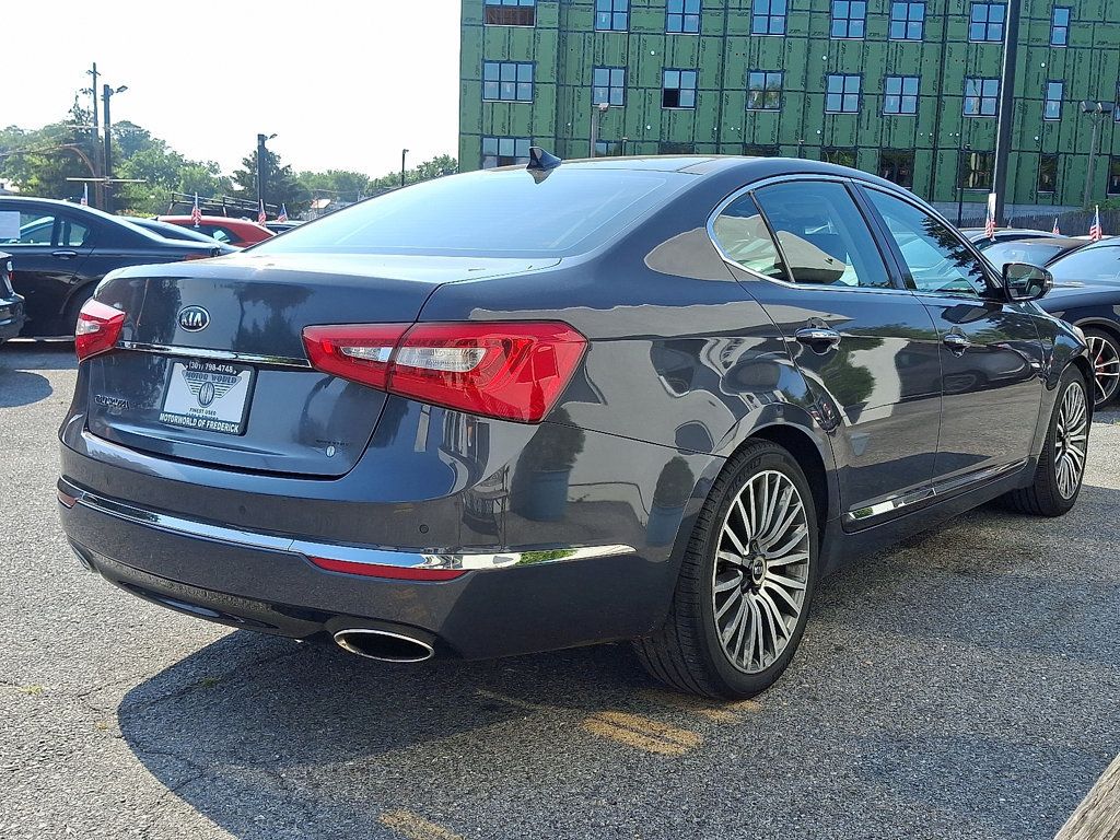 2015 Kia Cadenza Premium photo 4