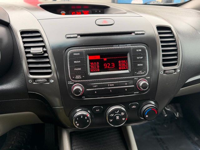 2015 Kia Forte 4dr Sedan Automatic LX - 22965025 - 34