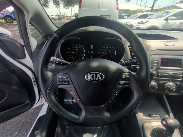 2015 Kia Forte 5-Door 5dr Hatchback Automatic EX - 23036571 - 14