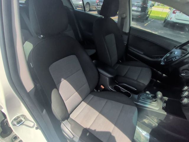 2015 Kia Forte 5-Door 5dr Hatchback Automatic EX - 23036571 - 18