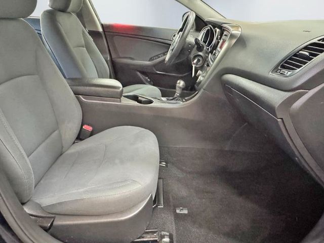 2015 Kia Optima 4dr Sedan LX - 22956076 - 16