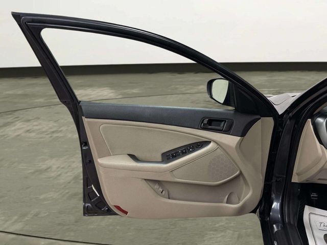 2015 Kia Optima 4dr Sedan LX - 23060109 - 11