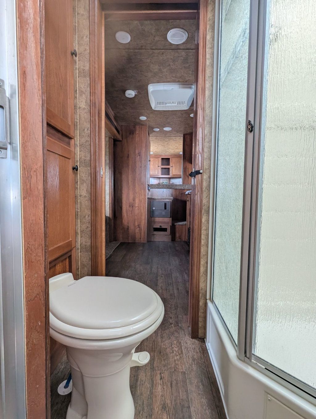 2015 Lakota 3 Horse Slant 11' Living Quarters  - 23015417 - 13