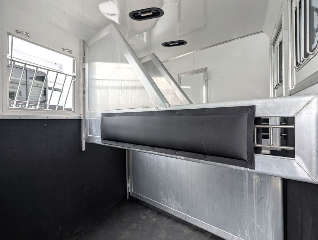 2015 Lakota 3 Horse Slant 11' Living Quarters  - 23015417 - 4