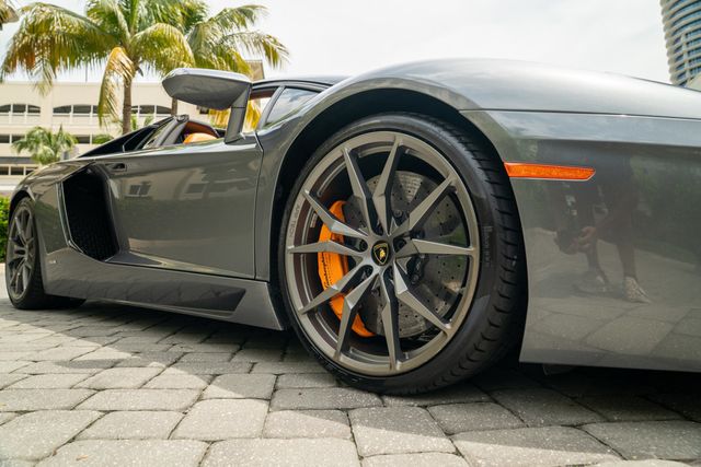 2015 Lamborghini Aventador 2dr Convertible - 22909968 - 12