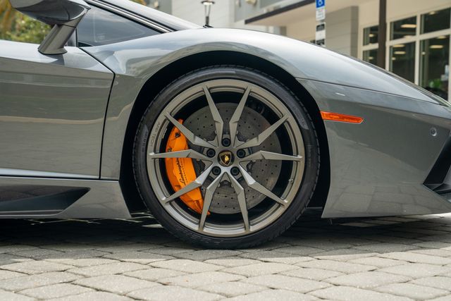 2015 Lamborghini Aventador 2dr Convertible - 22909968 - 14