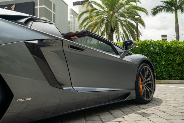 2015 Lamborghini Aventador 2dr Convertible - 22909968 - 19