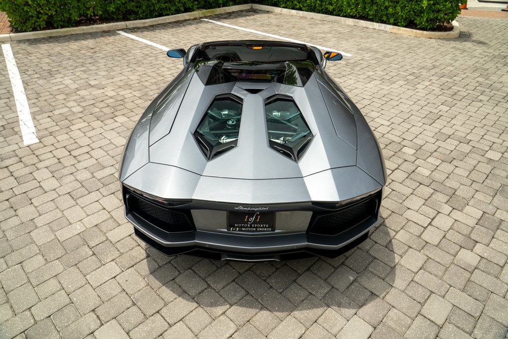 2015 Lamborghini Aventador 2dr Convertible - 22909968 - 23