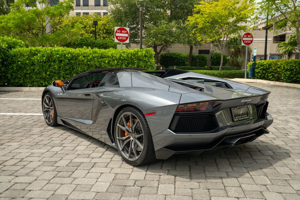 2015 Lamborghini Aventador 2dr Convertible - 22909968 - 28