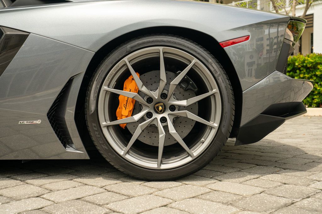 2015 Lamborghini Aventador 2dr Convertible - 22909968 - 31