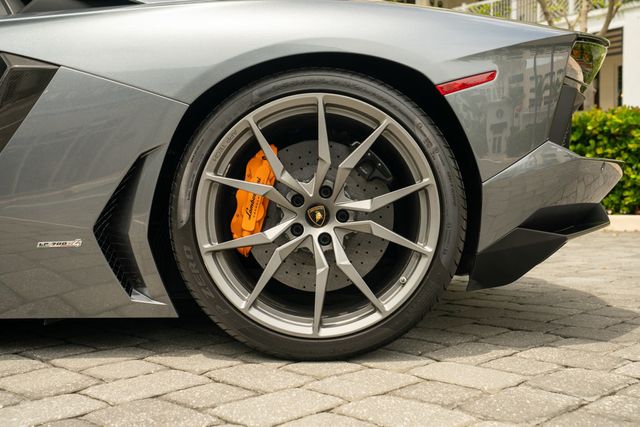 2015 Lamborghini Aventador 2dr Convertible - 22909968 - 31