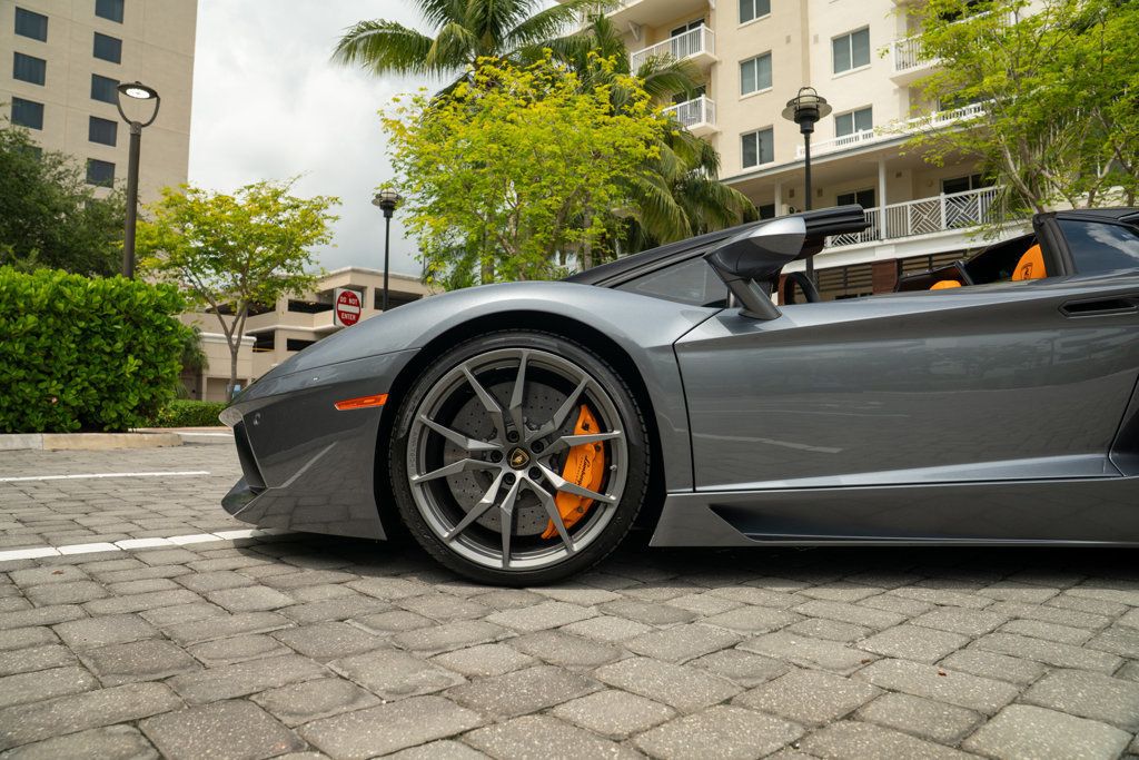 2015 Lamborghini Aventador 2dr Convertible - 22909968 - 34