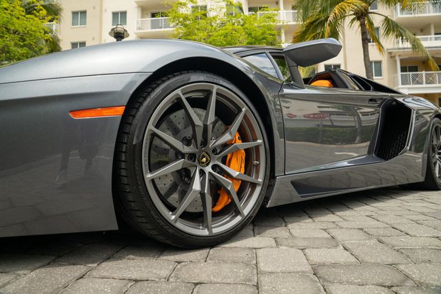 2015 Lamborghini Aventador 2dr Convertible - 22909968 - 36