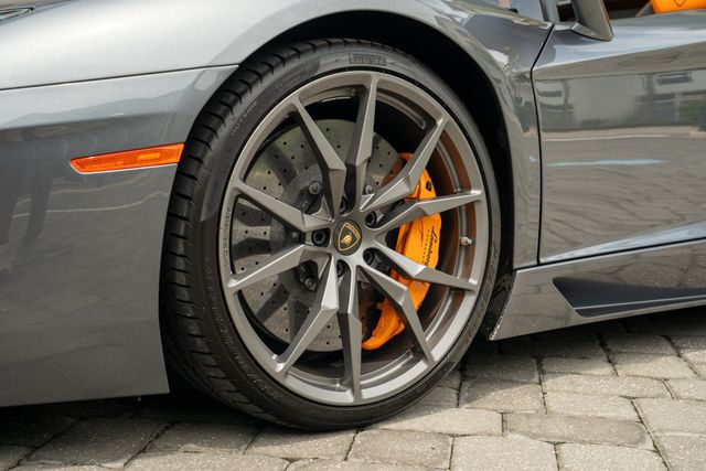 2015 Lamborghini Aventador 2dr Convertible - 22909968 - 41