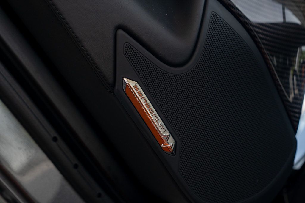 2015 Lamborghini Aventador 2dr Convertible - 22909968 - 52