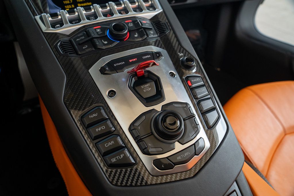 2015 Lamborghini Aventador 2dr Convertible - 22909968 - 65