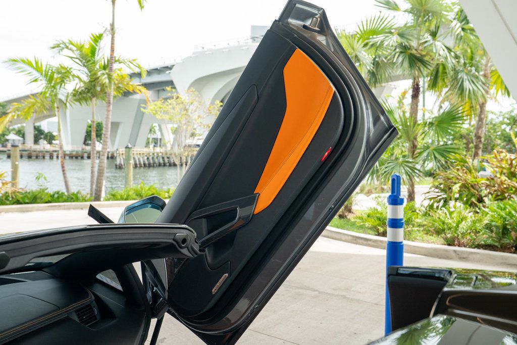 2015 Lamborghini Aventador 2dr Convertible - 22909968 - 70