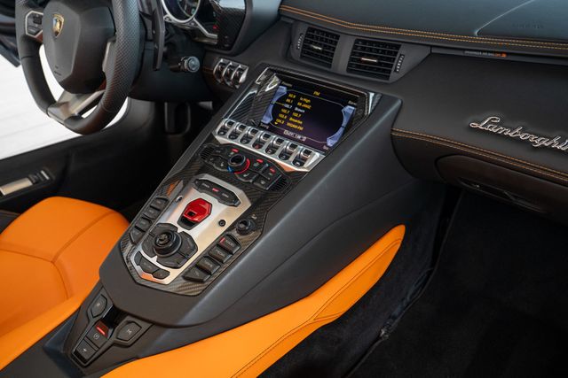 2015 Lamborghini Aventador 2dr Convertible - 22909968 - 78