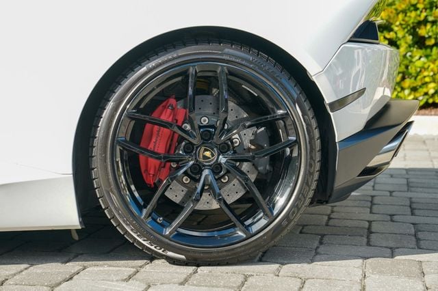 2015 Lamborghini Huracan 2dr Coupe LP 610-4 - 22924825 - 16