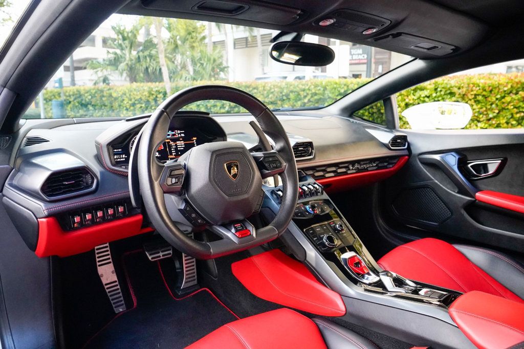 2015 Lamborghini Huracan LP 610-4 photo 3