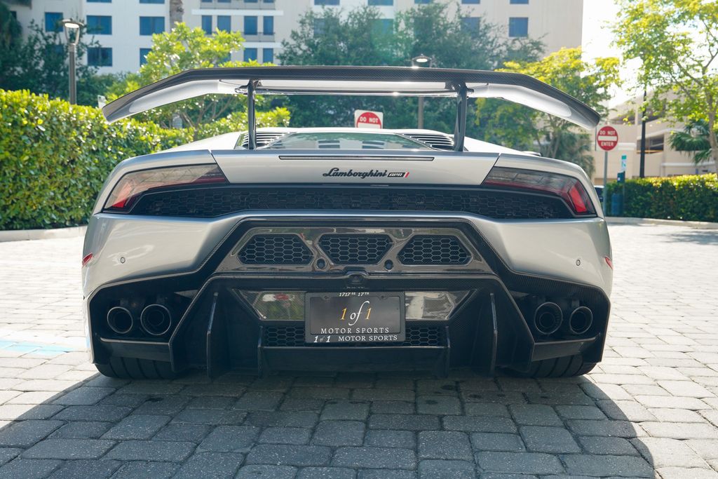 2015 Lamborghini Huracan 2dr Coupe LP 610-4 - 23058615 - 24