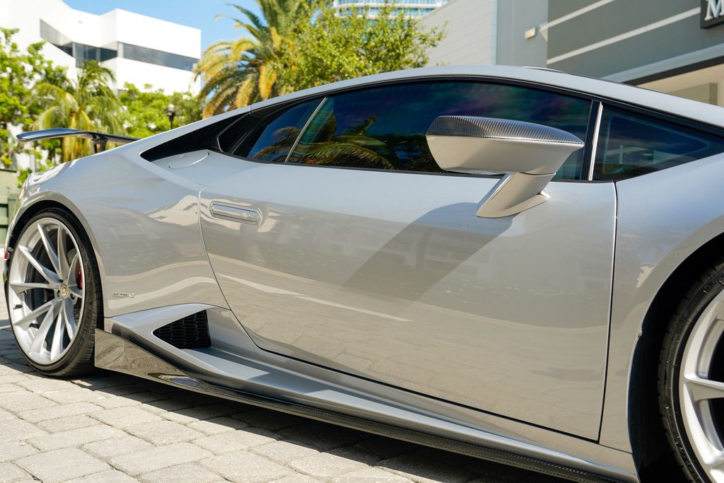 2015 Lamborghini Huracan 2dr Coupe LP 610-4 - 23058615 - 36