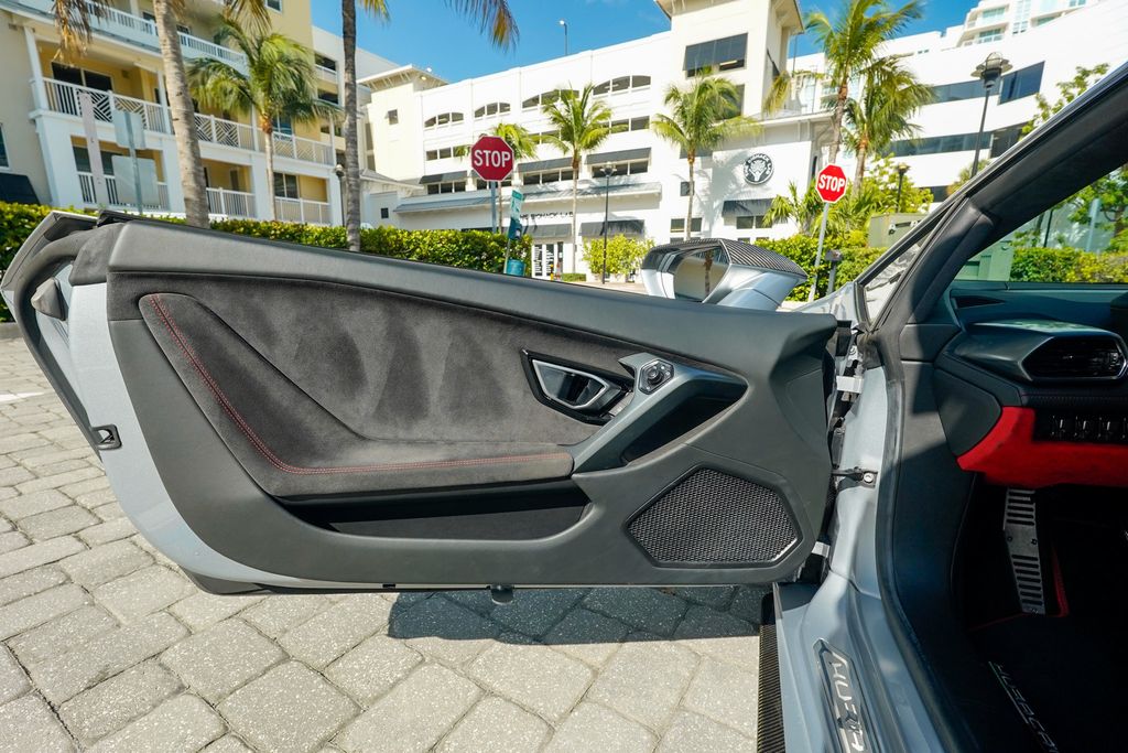 2015 Lamborghini Huracan 2dr Coupe LP 610-4 - 23058615 - 54